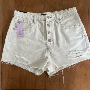 Off-white Wild Fable highest rise cutoff jean shorts. 12/31 2.5 inch inseam.